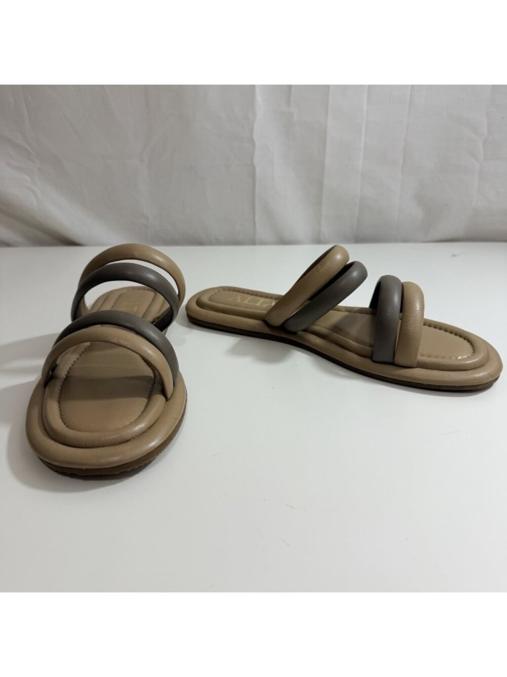 ALTA Shoes Women’s Double Puff Strap Slip On Flat Sandals In Tan/Putty EU 37